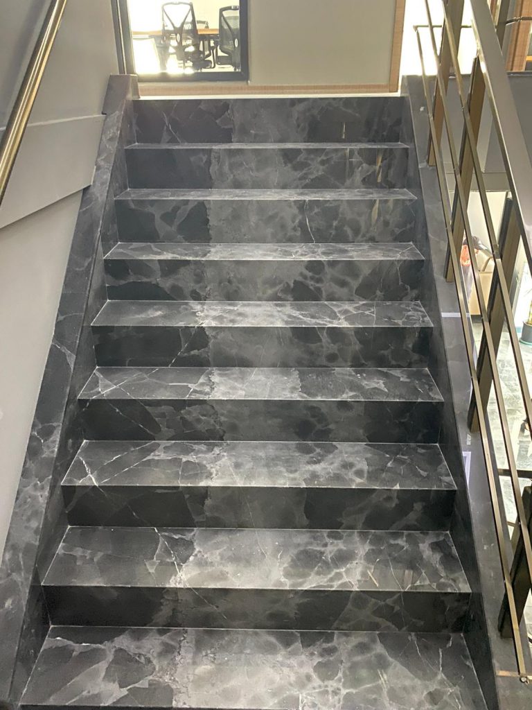 מדרגות אבן טבעית