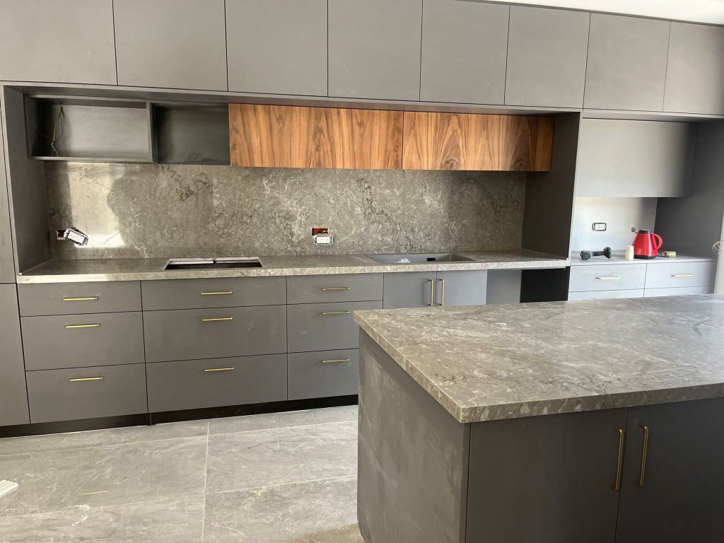 חיפוי קיר מטבח